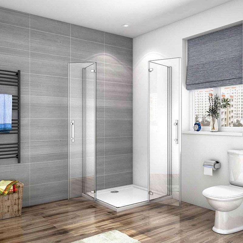 Sprchový kút 80x80 cm so štvorcovým dizajnom, zalamovacími dverami, čírym 6mm NANO sklom a chrómovým povrchom, ideálny pre moderné kúpeľne.